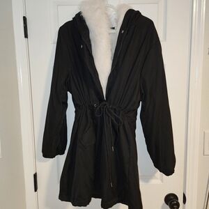 SHEIN Black Puffer Jacket with White Faux Fur